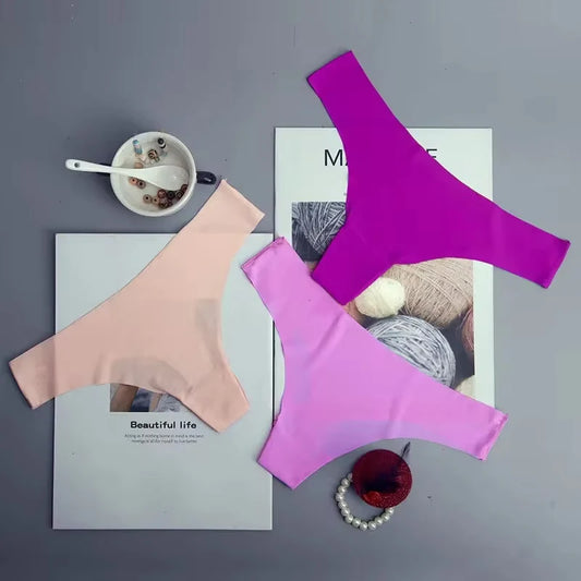 Bequeme Damen-Slips im 3er-Set aus atmungsaktivem Ice Silk Material – weich, leicht und perfekt für jeden Tag.